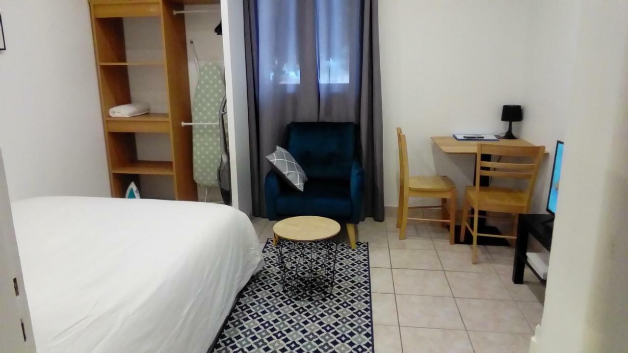Appartement Aad1 Clamart 200 M Du Tramway T6 St Pave Blc Avec Cuisine Separee Exterior photo