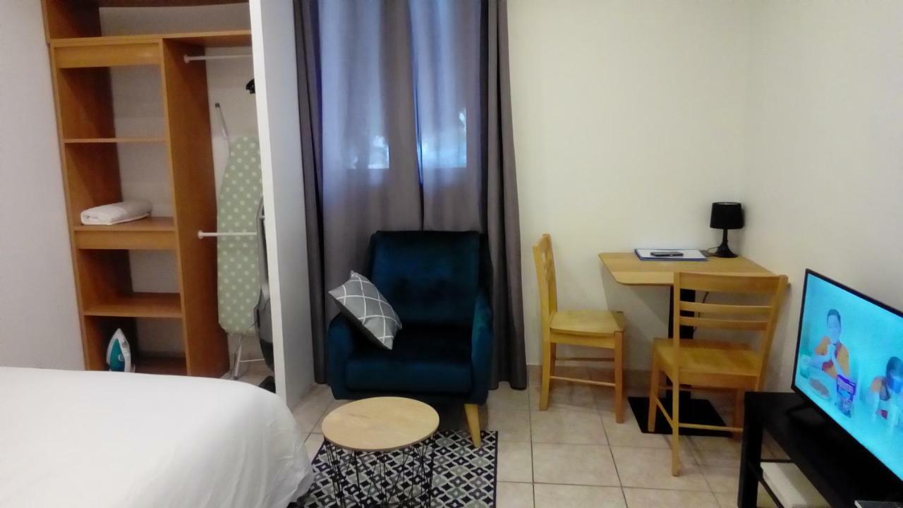 Appartement Aad1 Clamart 200 M Du Tramway T6 St Pave Blc Avec Cuisine Separee Exterior photo